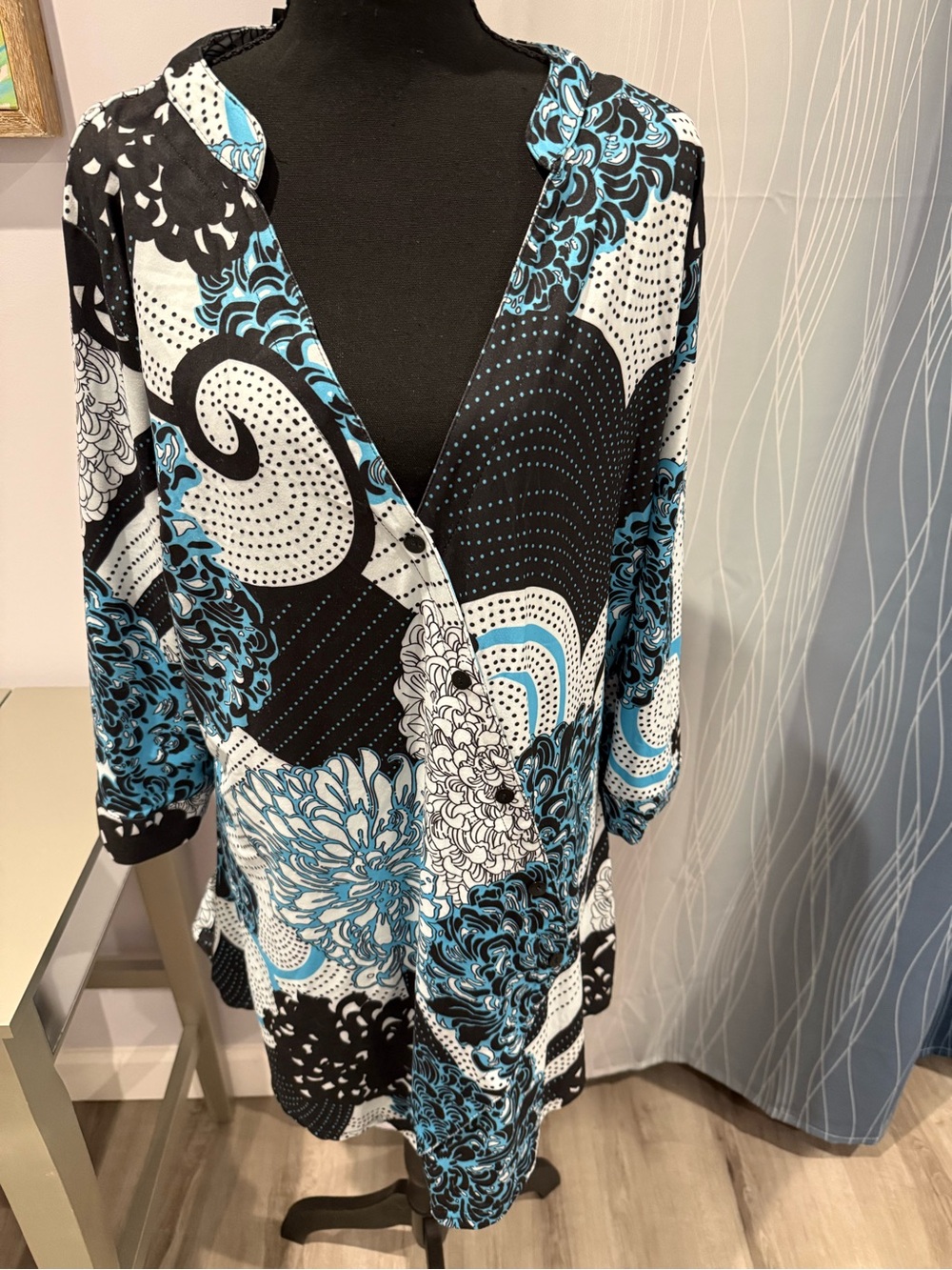Reborn Black White Light Blue Floral Print Top